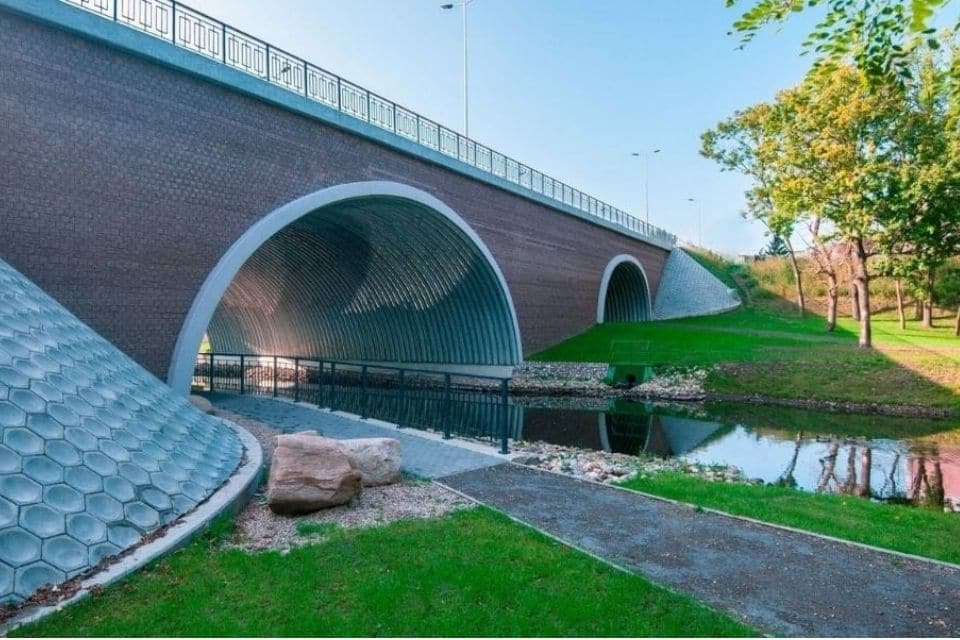 Bridges and culverts